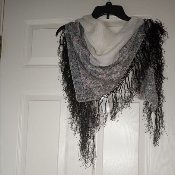H&M White & Multiclrd FringePolyesterViscoseMetalicWomen'sSquare36×36" ShawlWrap - Picture 1 of 8